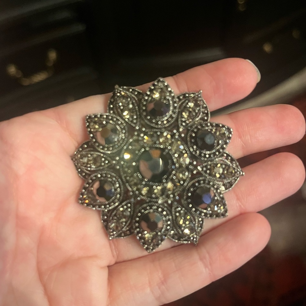 Vintage Starburst Brooch or Pendant with Gray stones and Marcasite Look silver